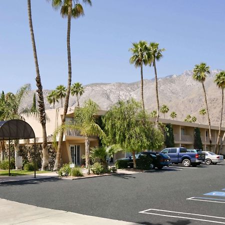 Days Inn By Wyndham Palm Springs Exterior photo